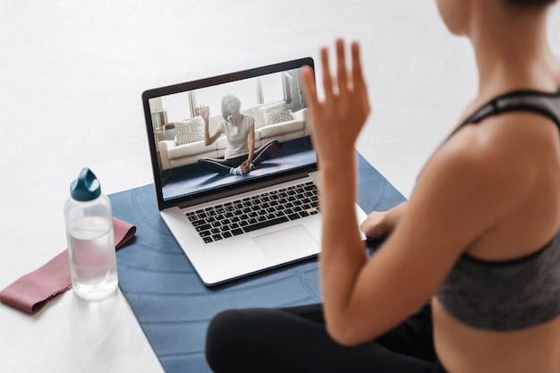Joga online dla początkujących – odkryj zdrowie i harmonię